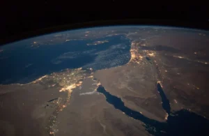 “ممنوع مرور الوفد الإسرائيلي فوق سيناء”.. صورة متداولة تثير جدلا واسعا